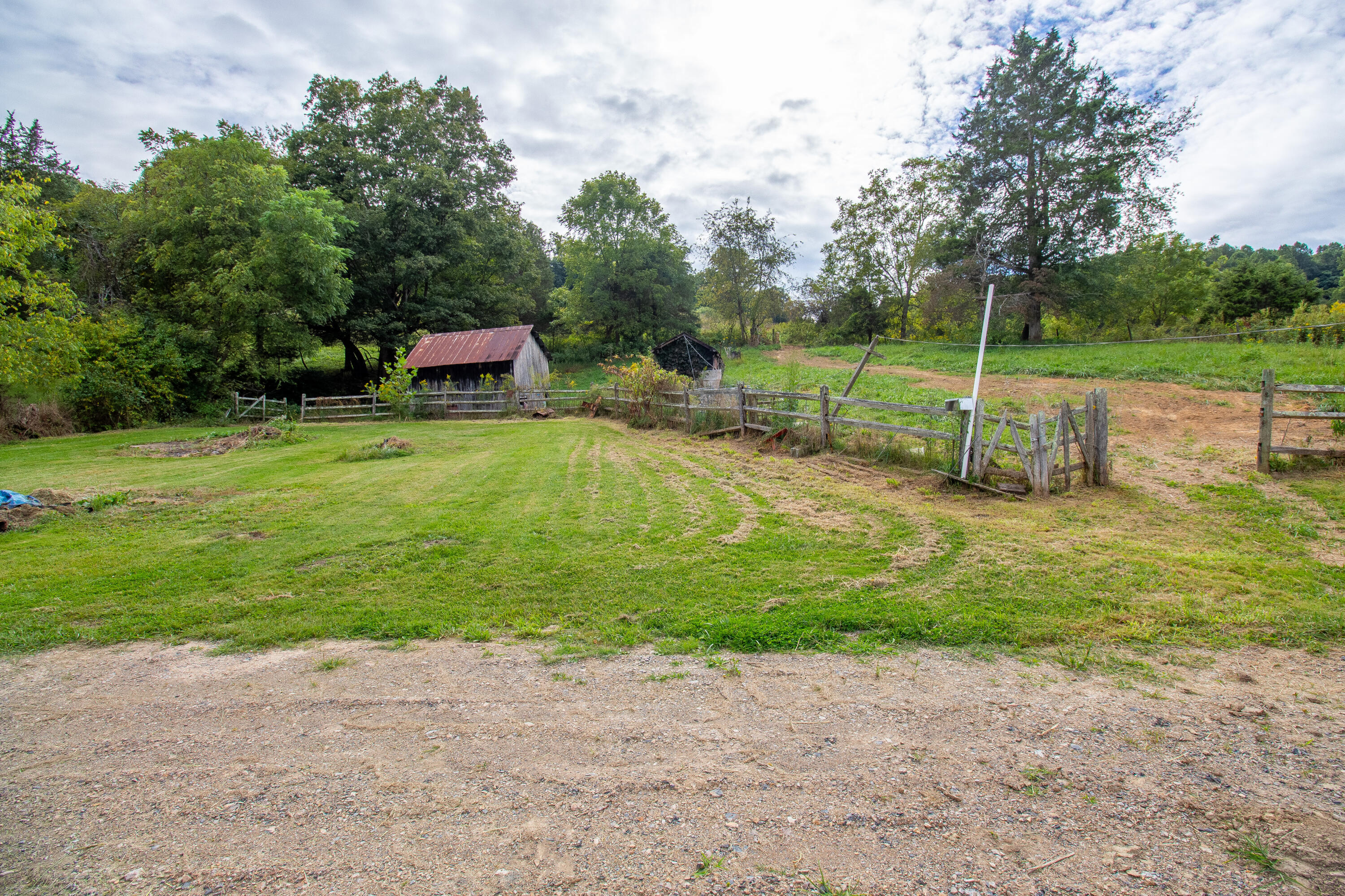 20160 Pairgin Road Bristol, VA 24202 - Photo 21 of 23 27B06481-BD15-4C97-A452-4B6631B8D716