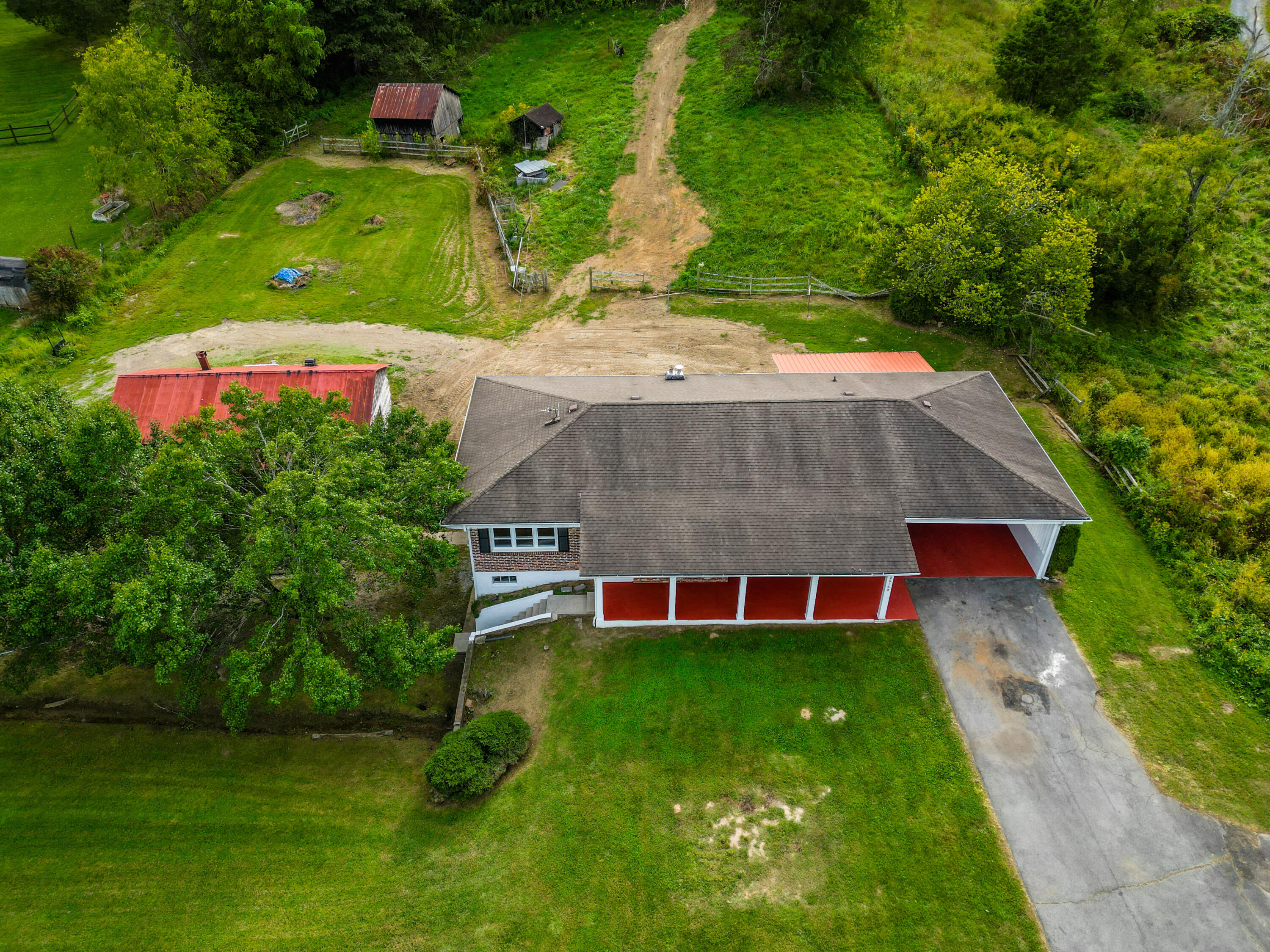 20160 Pairgin Road Bristol, VA 24202 - Photo 8 of 23 67B4959E-1D5C-4E48-A0D3-4D2CF28C1646