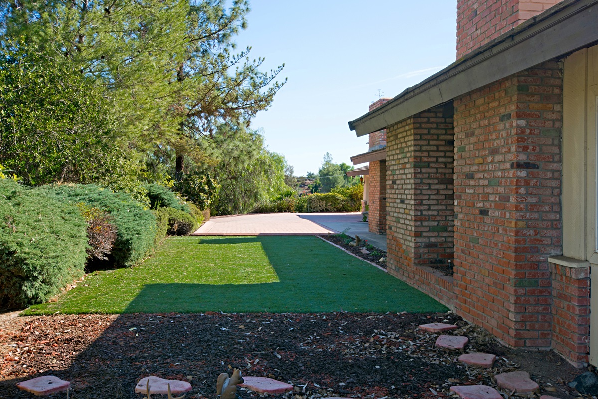 12835 Hideaway Lake Road Valley Center, CA 92082 - Photo 5 of 25 Gallery Image 5