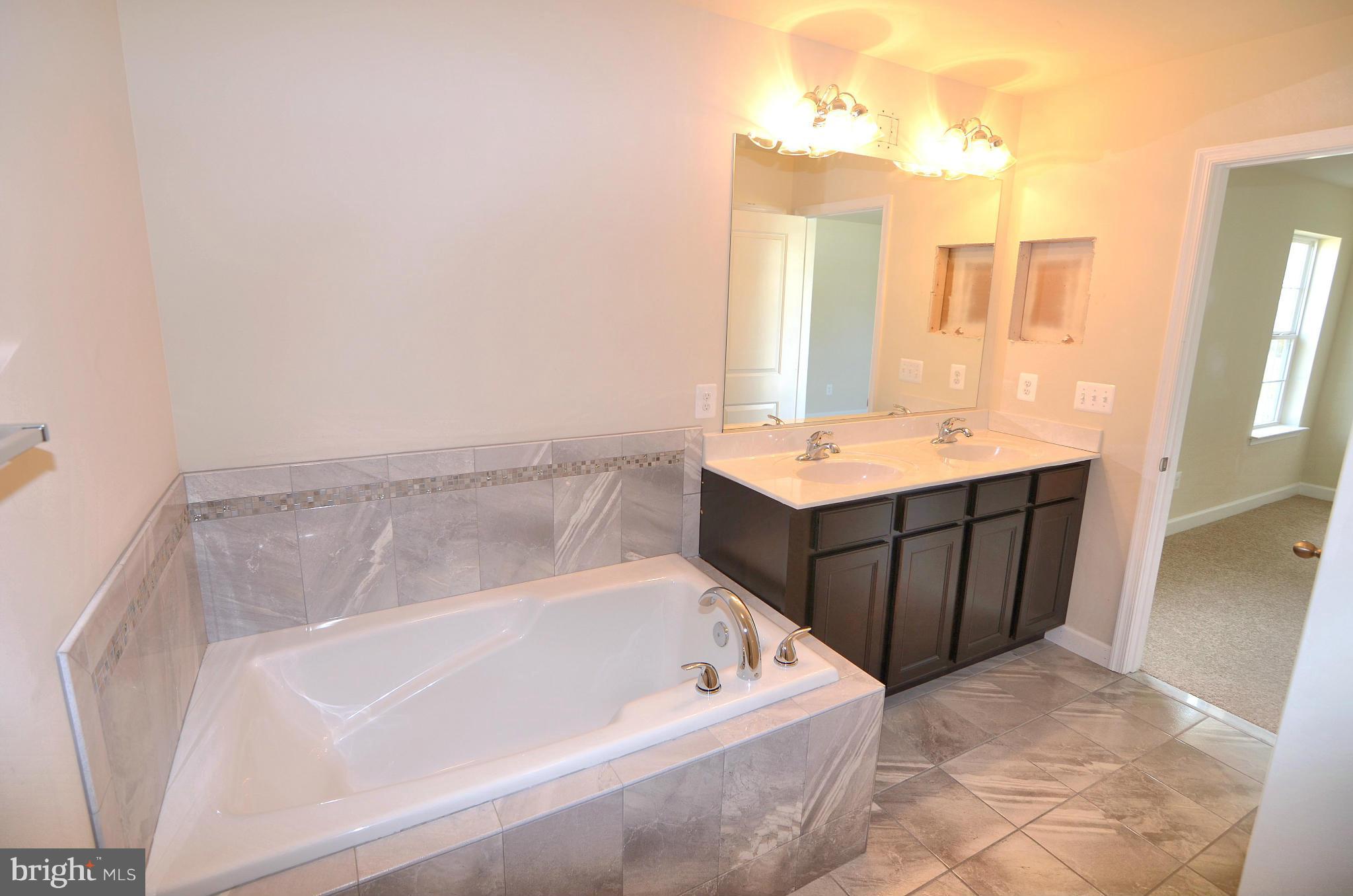 8415 Rugby Road Pasadena, MD 21122 - Photo 16 of 29 Bath (Master)