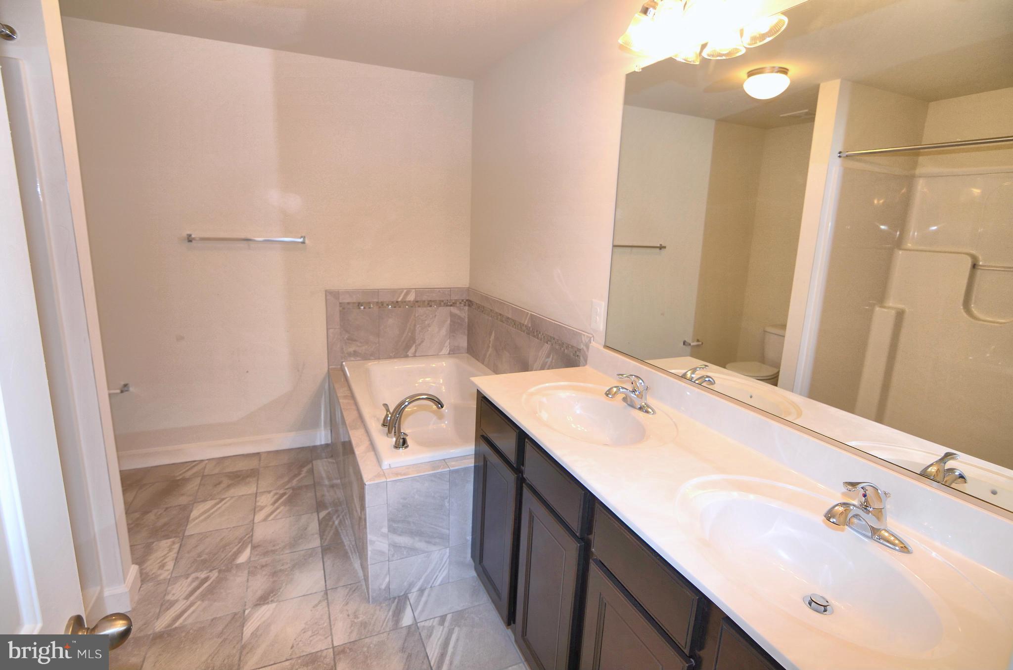 8415 Rugby Road Pasadena, MD 21122 - Photo 17 of 29 Bath (Master)
