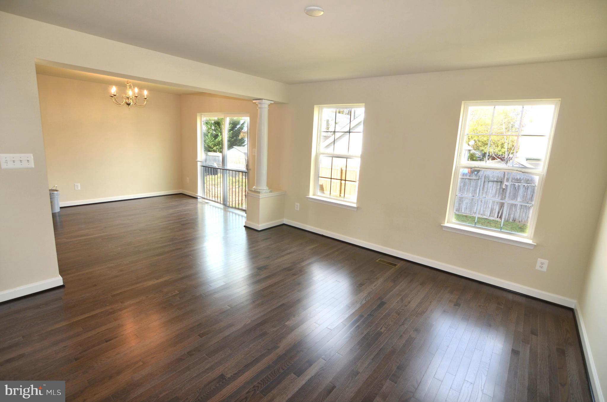 8415 Rugby Road Pasadena, MD 21122 - Photo 7 of 29 Living Room