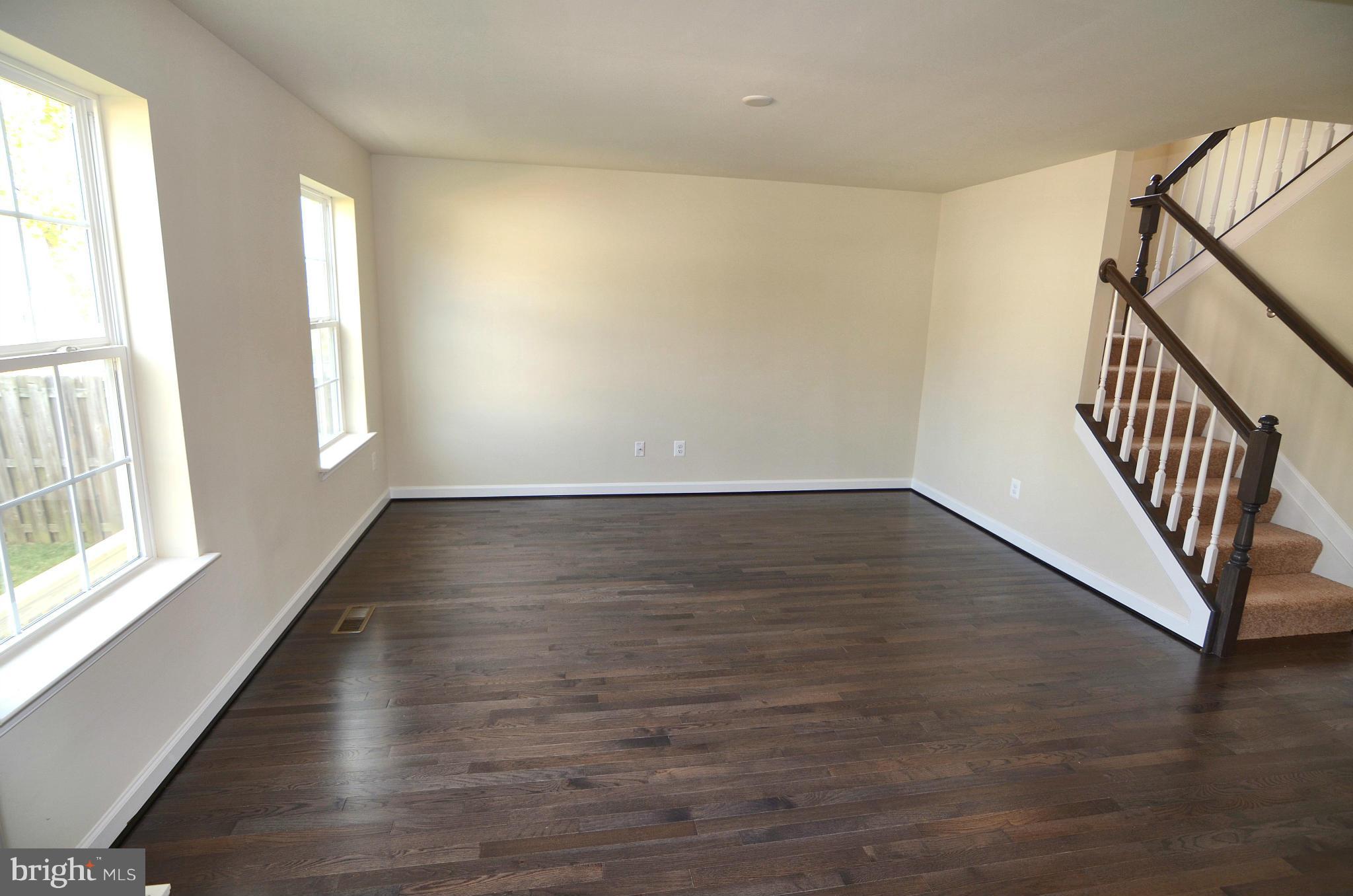 8415 Rugby Road Pasadena, MD 21122 - Photo 8 of 29 Living Room