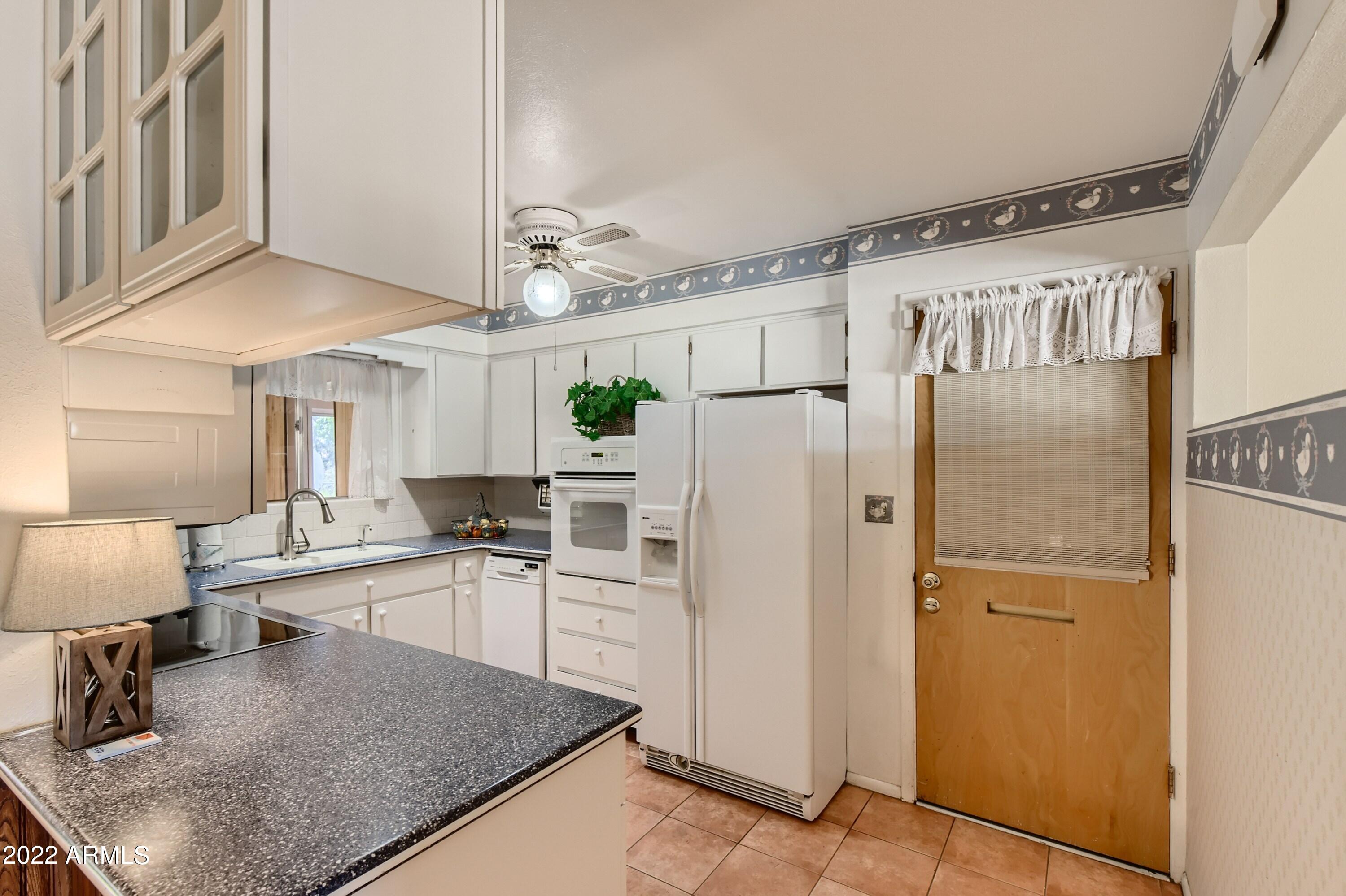 5249 East Decatur Street Mesa, AZ 85205 - Photo 8 of 28 10 Kitchen