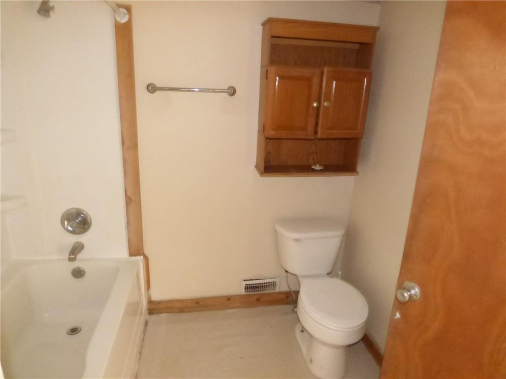 149 5th Avenue Sharon, PA 16146 - Photo 8 of 15