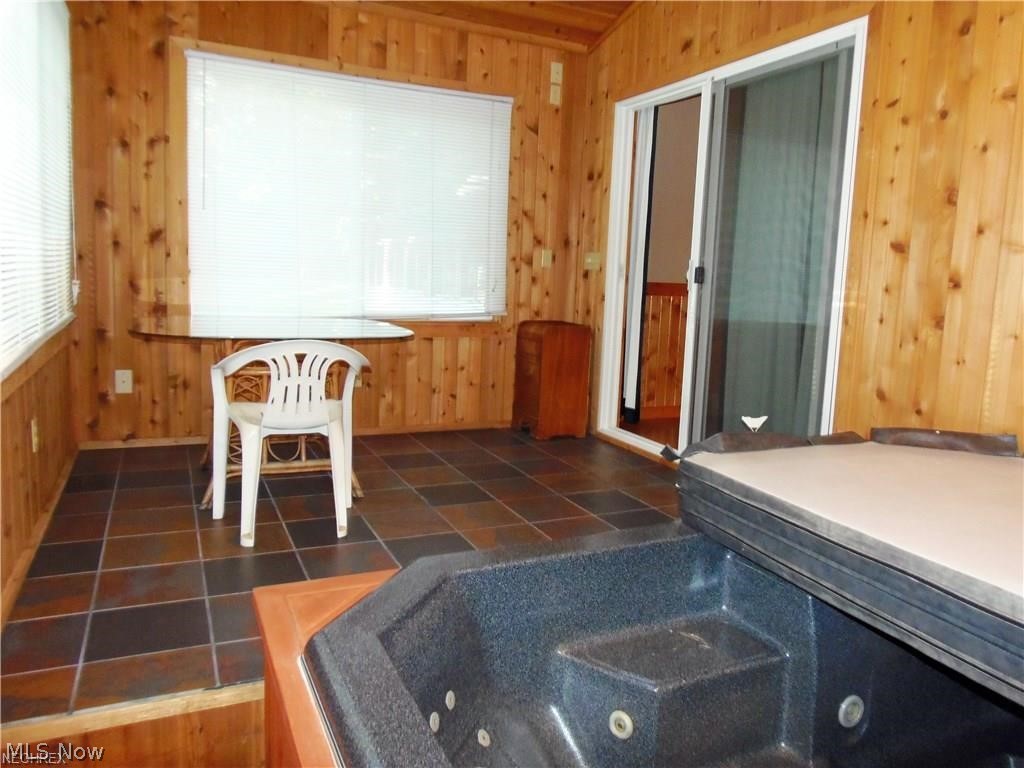 4586 South Arlington Road Uniontown, OH 44685 - Photo 27 of 35