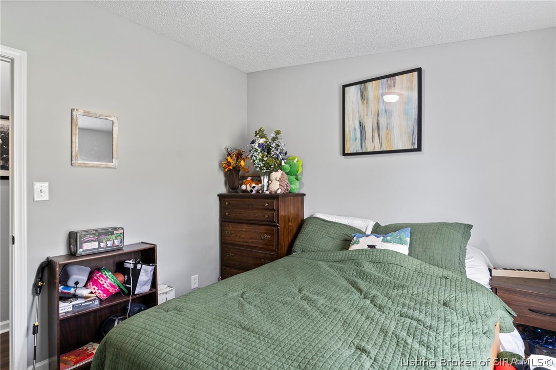 428 West Cross Street Austin, IN 47102 - Photo 8 of 21