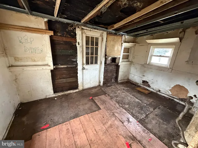 a view of a storage & utility room