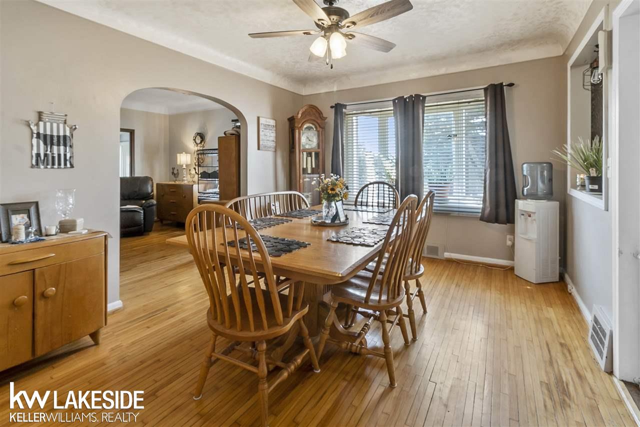 52851 Chesterfield Road New Baltimore, MI 48051 - Photo 6 of 54 31390713-5.JPG