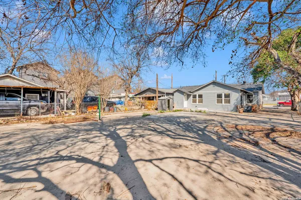 $1,550 | 120 Bank, San Antonio, TX 78204