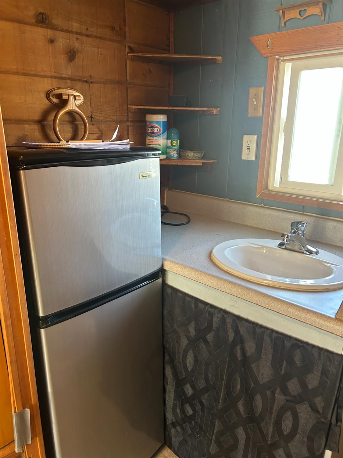 313 East Sacramento Street Coalinga, CA 93210 - Photo 21 of 23 a utility room with dryer and washer