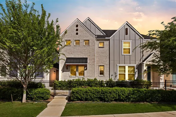$300,000 | 7608 Resting Mews, North Richland Hills, TX 76182