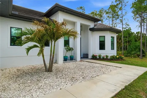 $1,850,000 | 522 31st Street Southwest, Naples, FL 34117