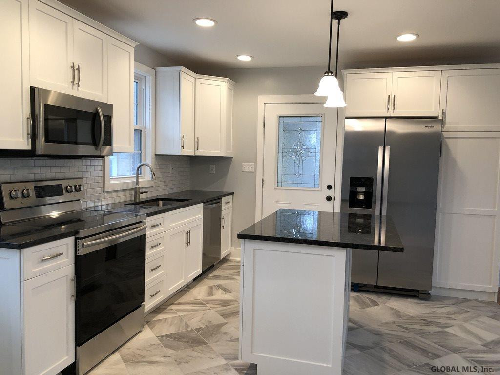 18 Mason Road Bethlehem, NY 12054 - Photo 3 of 22 Photo 3