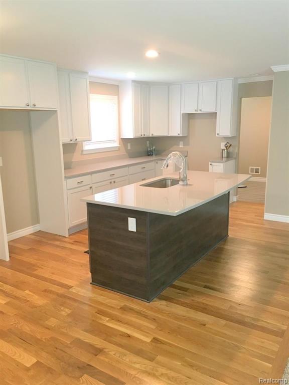 30015 High Valley Road Farmington Hills, MI 48331 - Photo 6 of 25