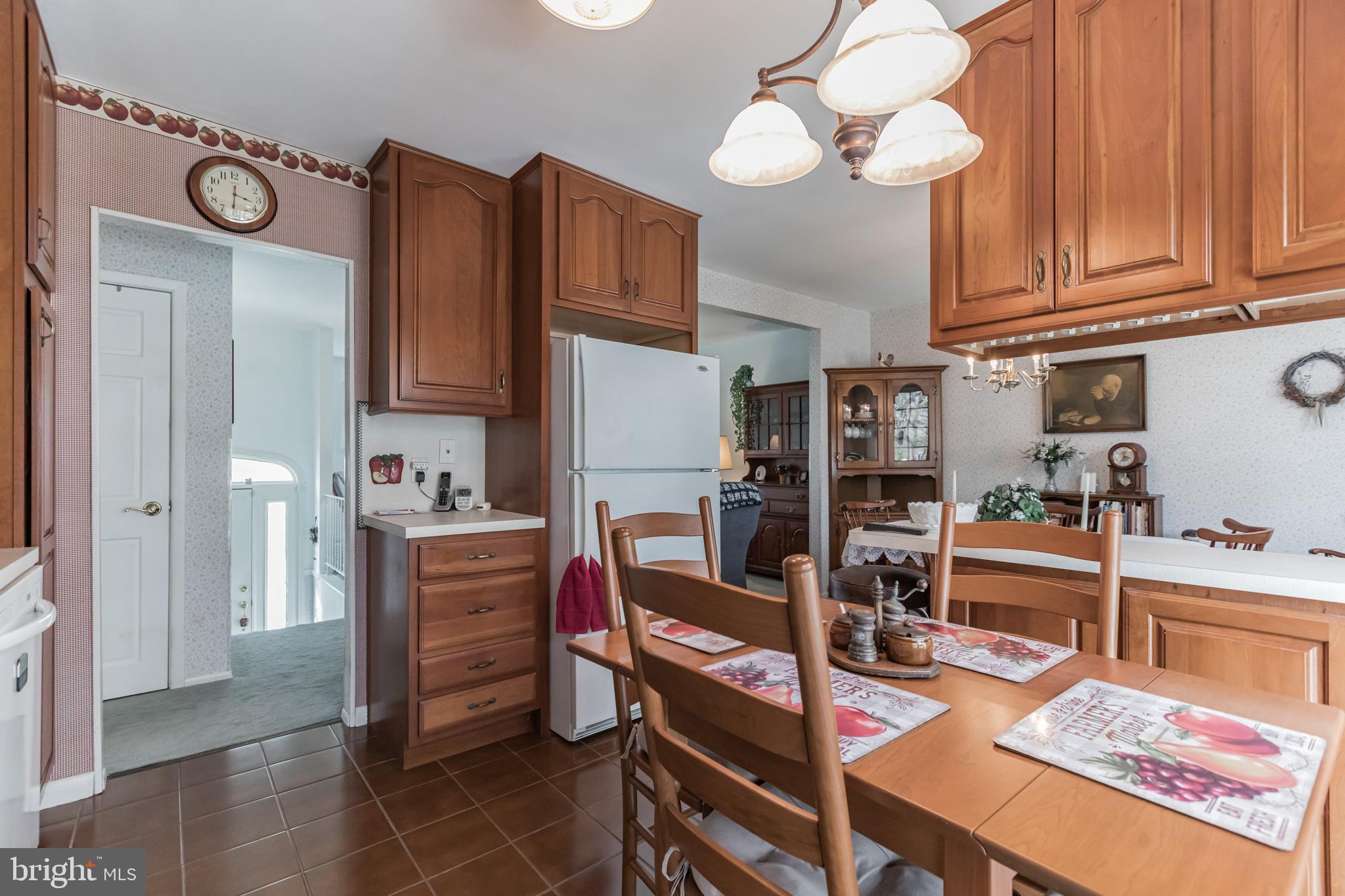 121 Round Hill Road Voorhees, NJ 08043 - Photo 8 of 31