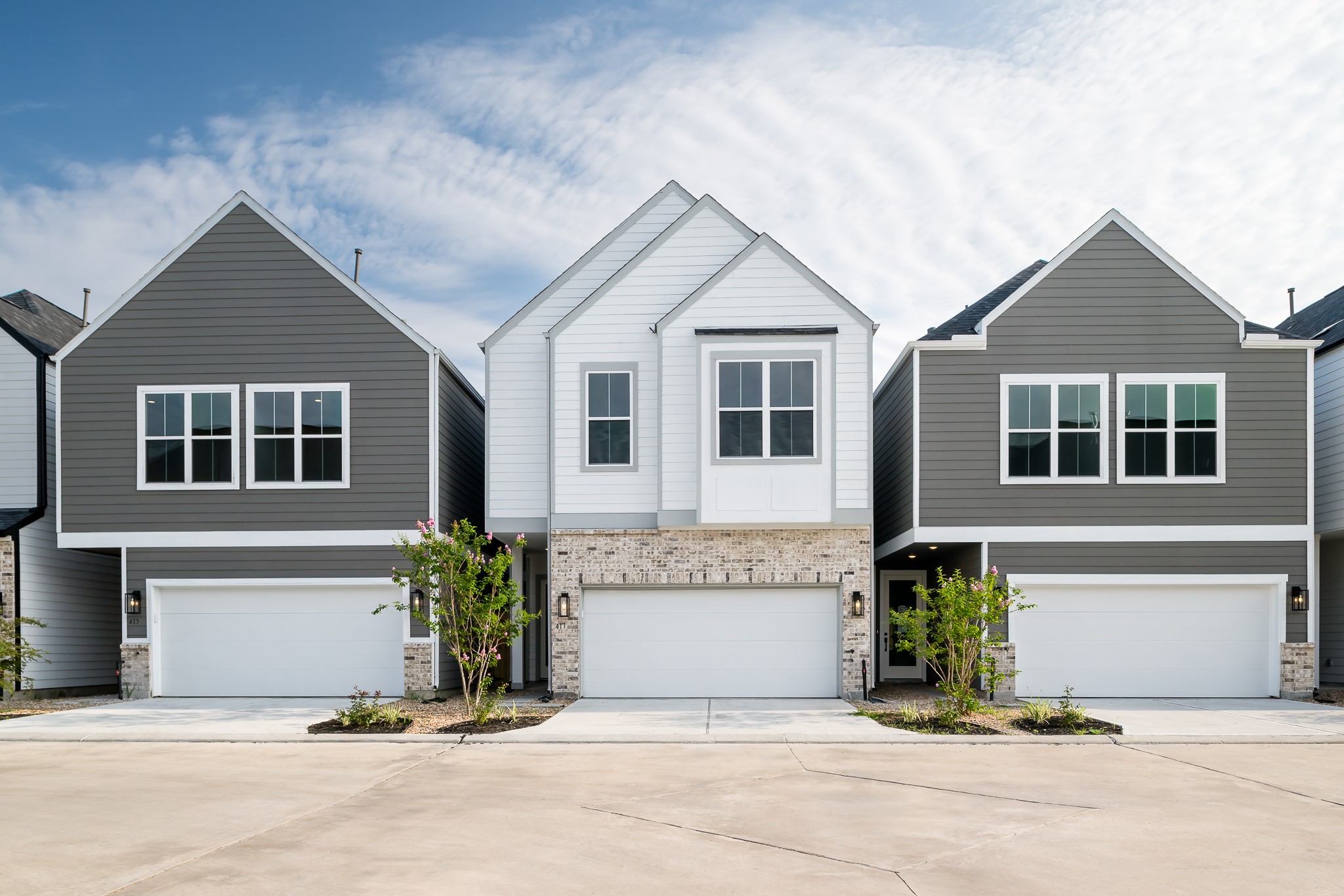 417 Stonework Oaks Lane Houston, TX 77076 - Photo 1 of 27