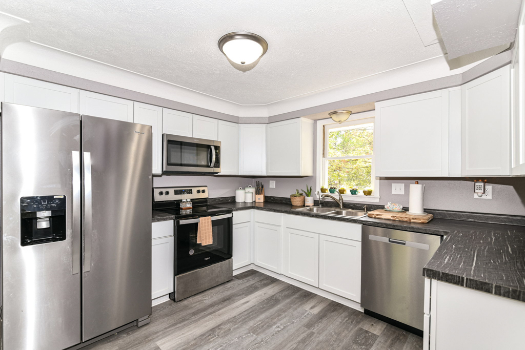 1204 West St Road Alexandria, IN 46001 - Photo 10 of 29