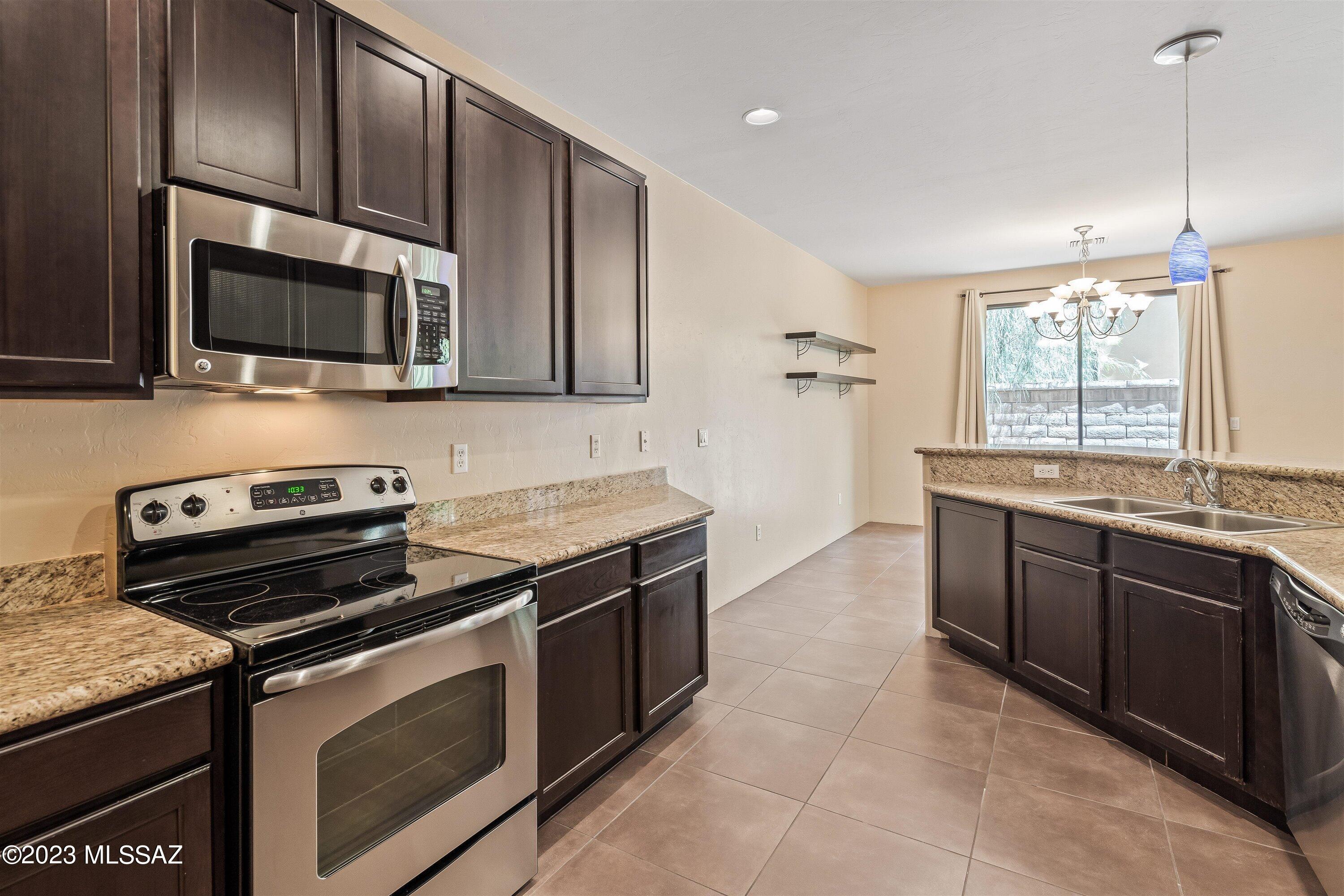 181 East Calderwood Road Tucson, AZ 85704 - Photo 13 of 41