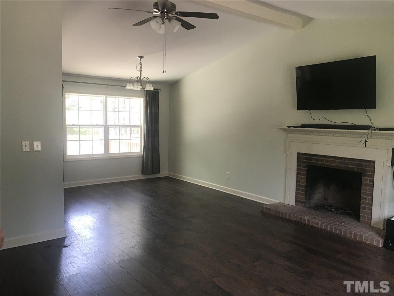 21 Summerglen Court Durham, NC 27713 - Photo 4 of 11