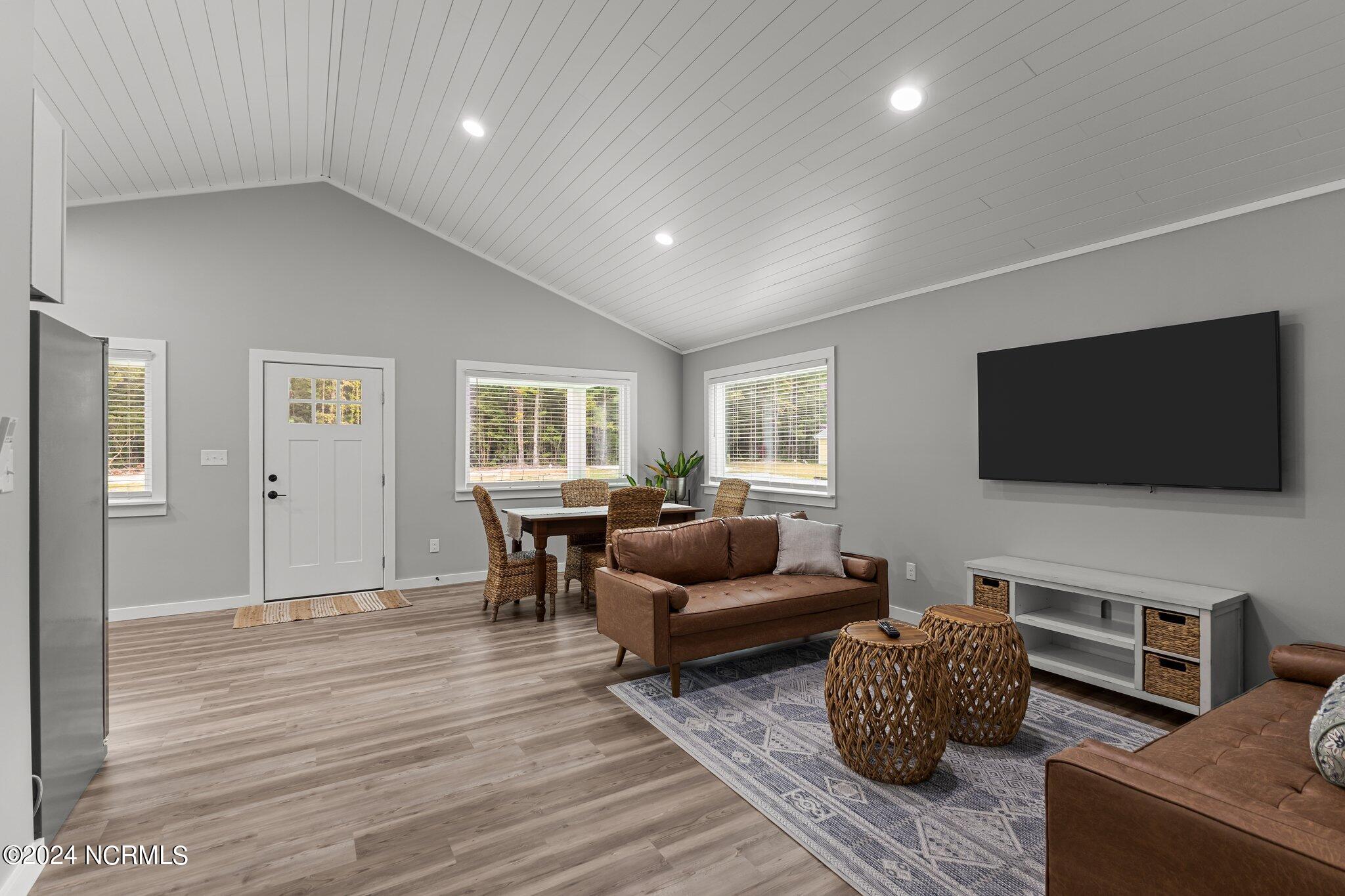 206 Long Pond Loop Swansboro, NC 28584 - Photo 11 of 48 Photo of similar home