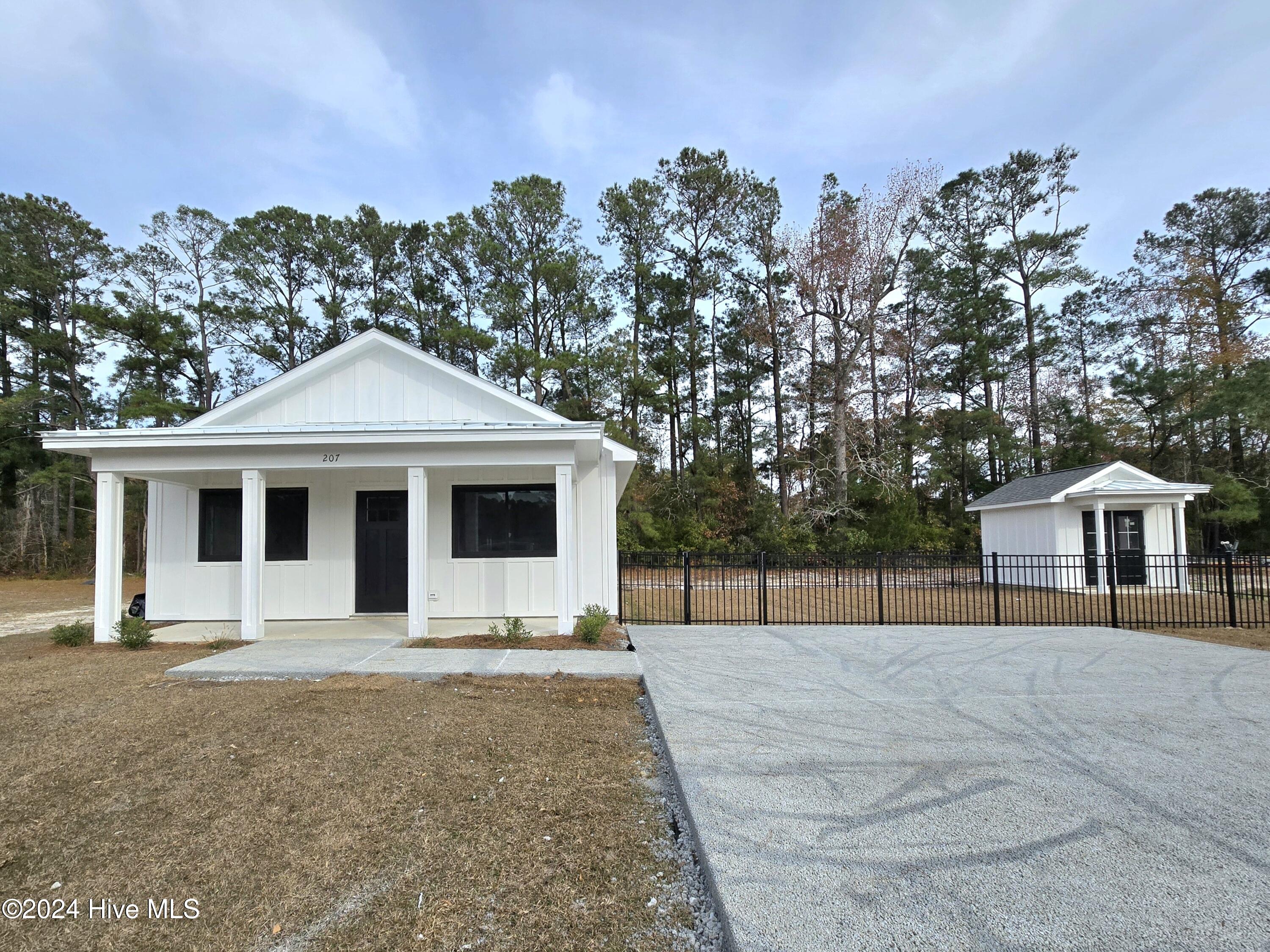 206 Long Pond Loop Swansboro, NC 28584 - Photo 29 of 48 20241201_133147