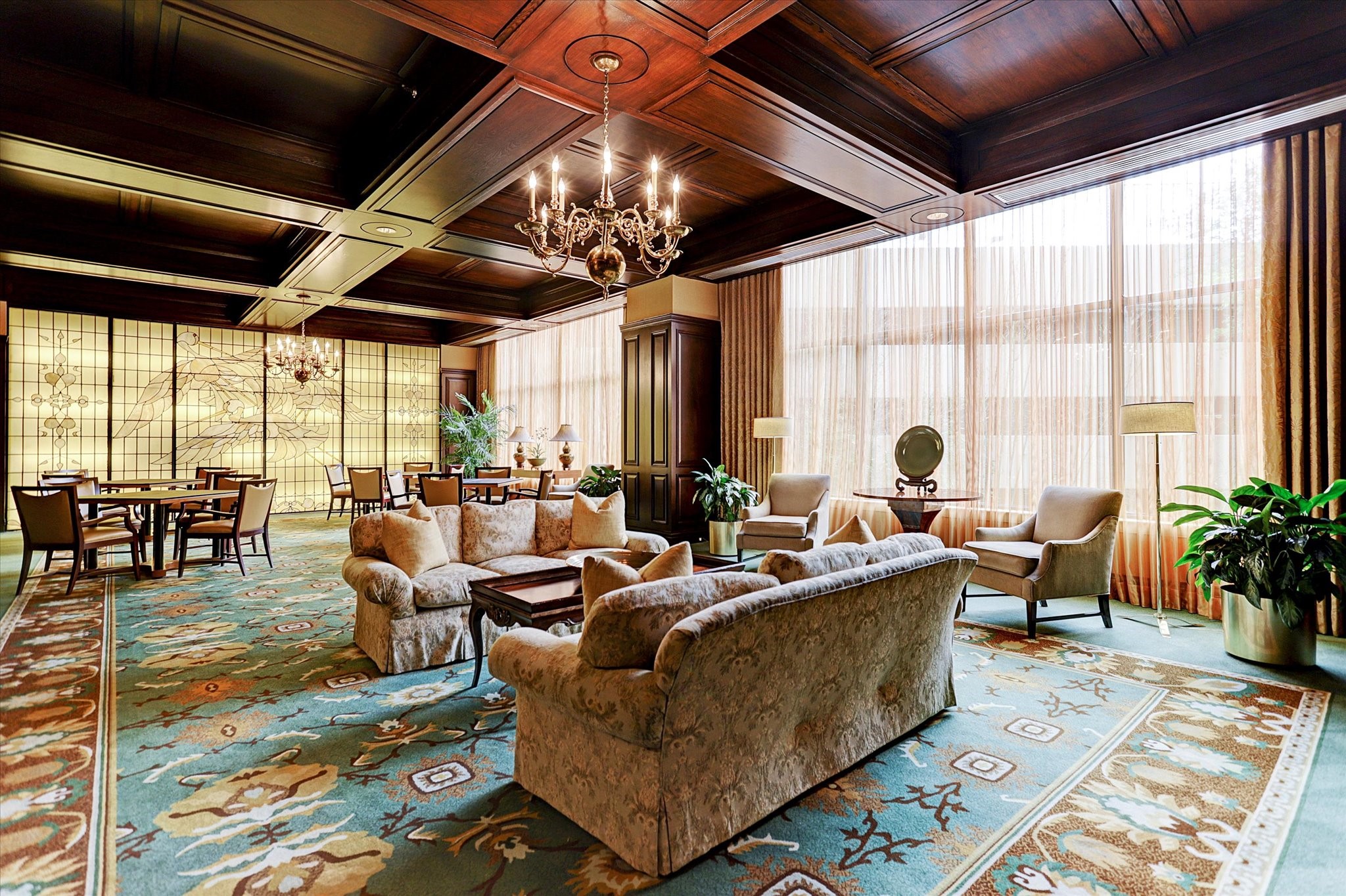 101 Westcott Street, Unit 1202 Houston, TX 77007 - Photo 37 of 38 a living room with lots of furniture and a large window