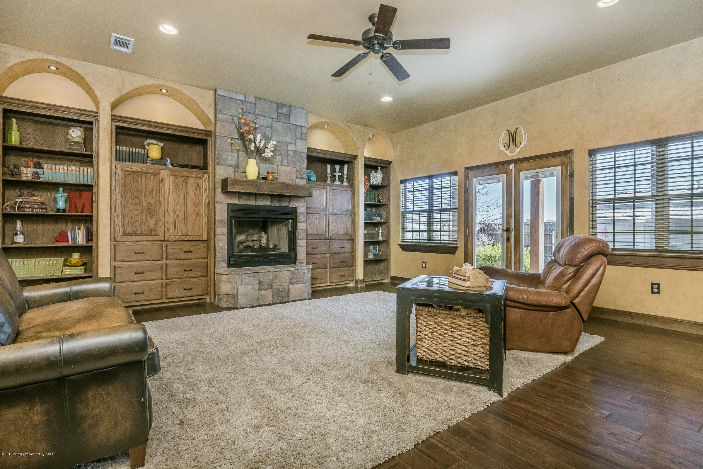9701 Ashton Road Amarillo, TX 79119 - Photo 3 of 27 Living Room