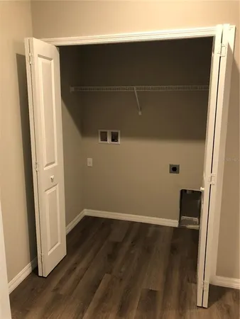 a view of utility room