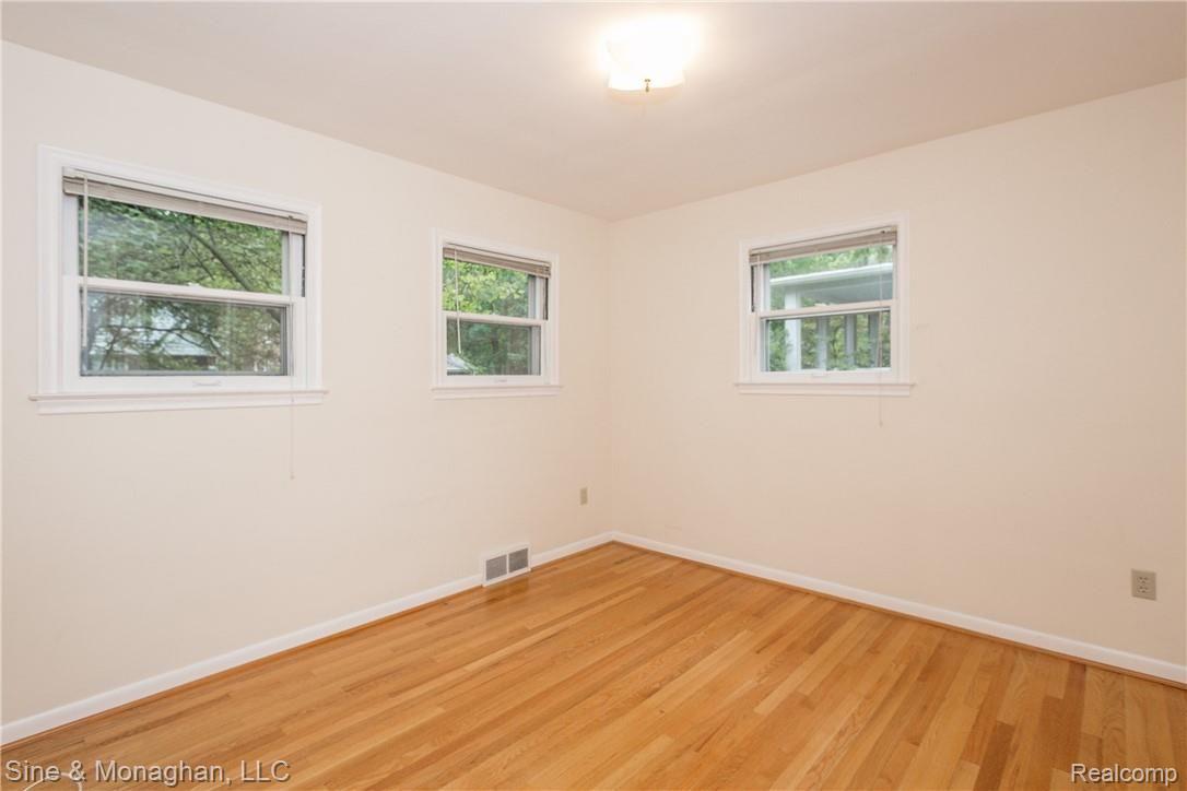 265 Ridgemont Road Grosse Pointe, MI 48236 - Photo 31 of 47 IMG_5044.jpg