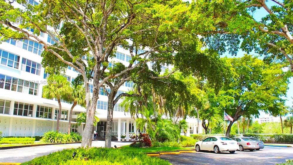 7441 Wayne Avenue, Unit 1P Miami Beach, FL 33141 - Photo 3 of 15