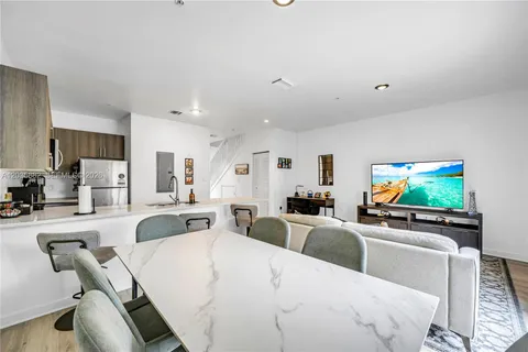$3,500 | 171 Northwest 158th Street, Unit 1, Miami, FL 33169