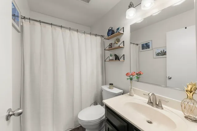 $485,000 | 241 Cummings Drive, Bartlett, IL 60103