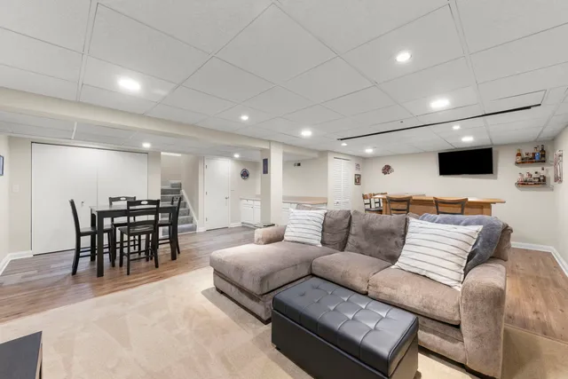 $485,000 | 241 Cummings Drive, Bartlett, IL 60103