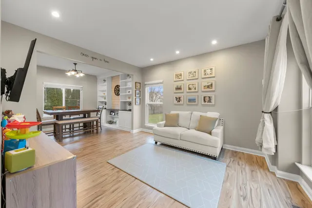 $485,000 | 241 Cummings Drive, Bartlett, IL 60103