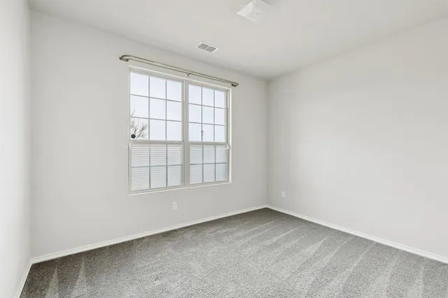 $2,245 | 968 Ravenwood Lane, Van Alstyne, TX 75495