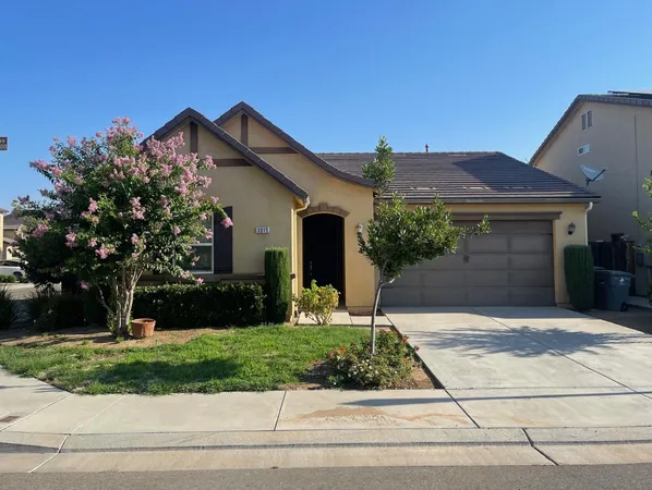 $2,400 | 3015 Roberts Avenue, Clovis, CA 93619