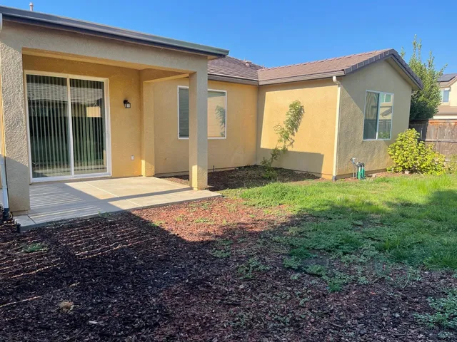 $2,400 | 3015 Roberts Avenue, Clovis, CA 93619