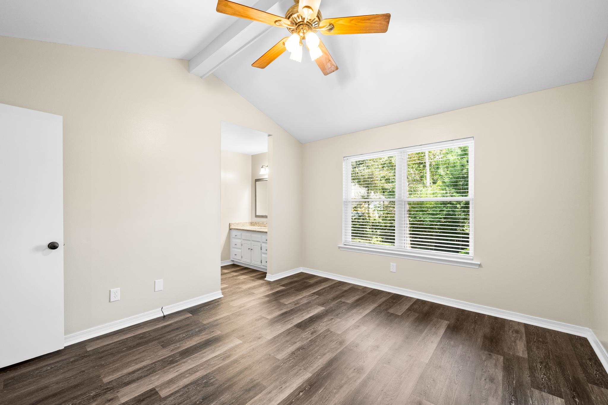 106 Willowbrook Circle Daphne, AL 36526 - Photo 14 of 26 Primary Bedroom to Bath