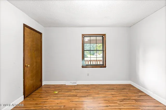 $280,000 | 211 Evans Road, Jacksboro, TN 37757