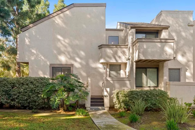 $824,500 | 8441 Via Mallorca, Unit 76, La Jolla, CA 92037