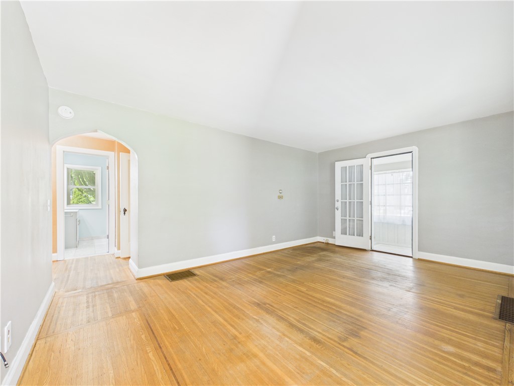 79 Ridgewood Drive Irondequoit, NY 14622 - Photo 10 of 50 Living room