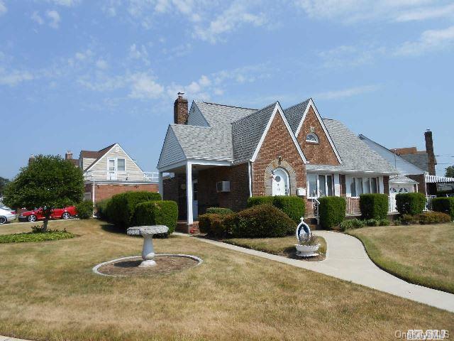 20 Salem Road Valley Stream, NY 11580 - Photo 1 of 1