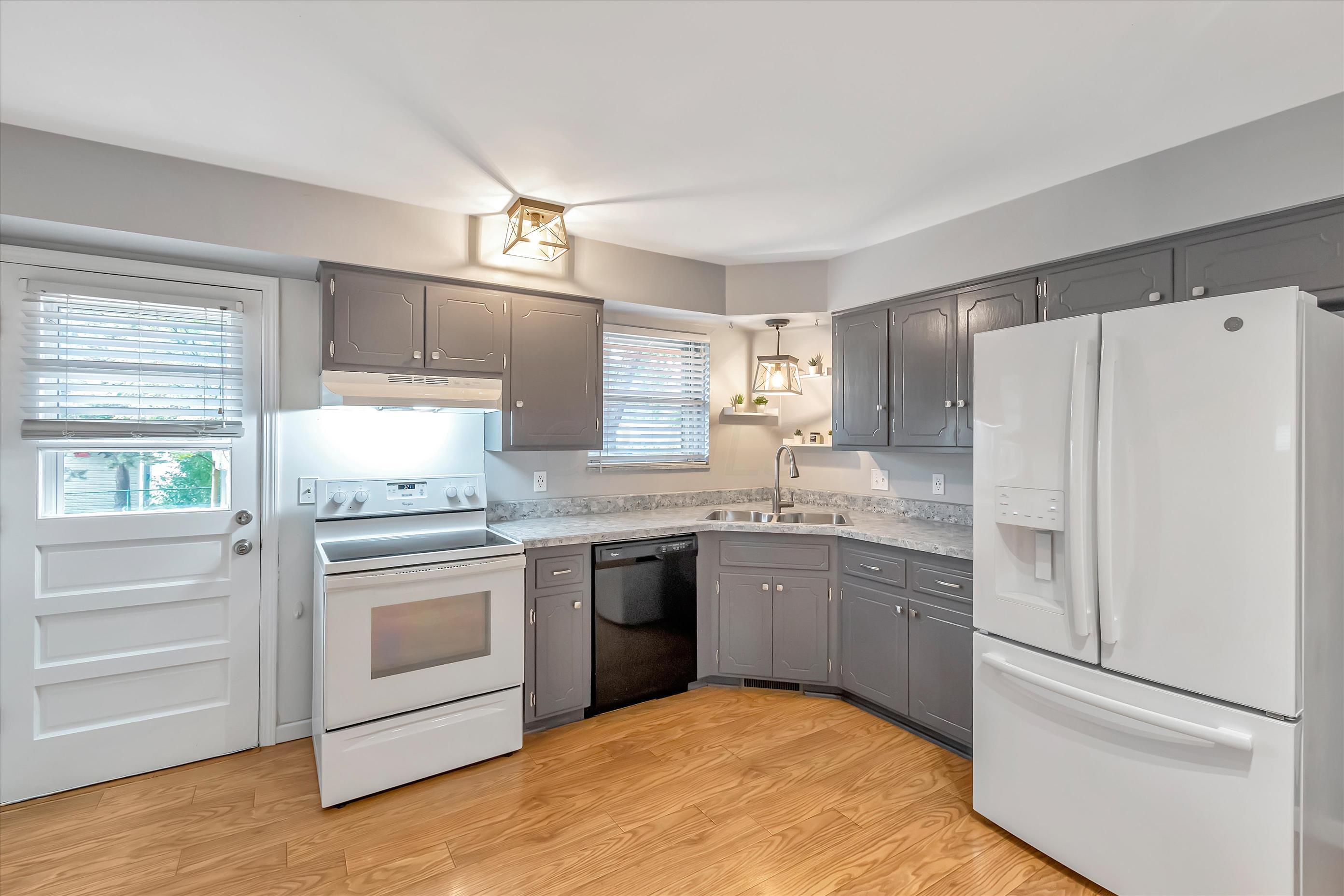 415 James Road Columbus, OH 43230 - Photo 11 of 36 F8_415JamesRd_10