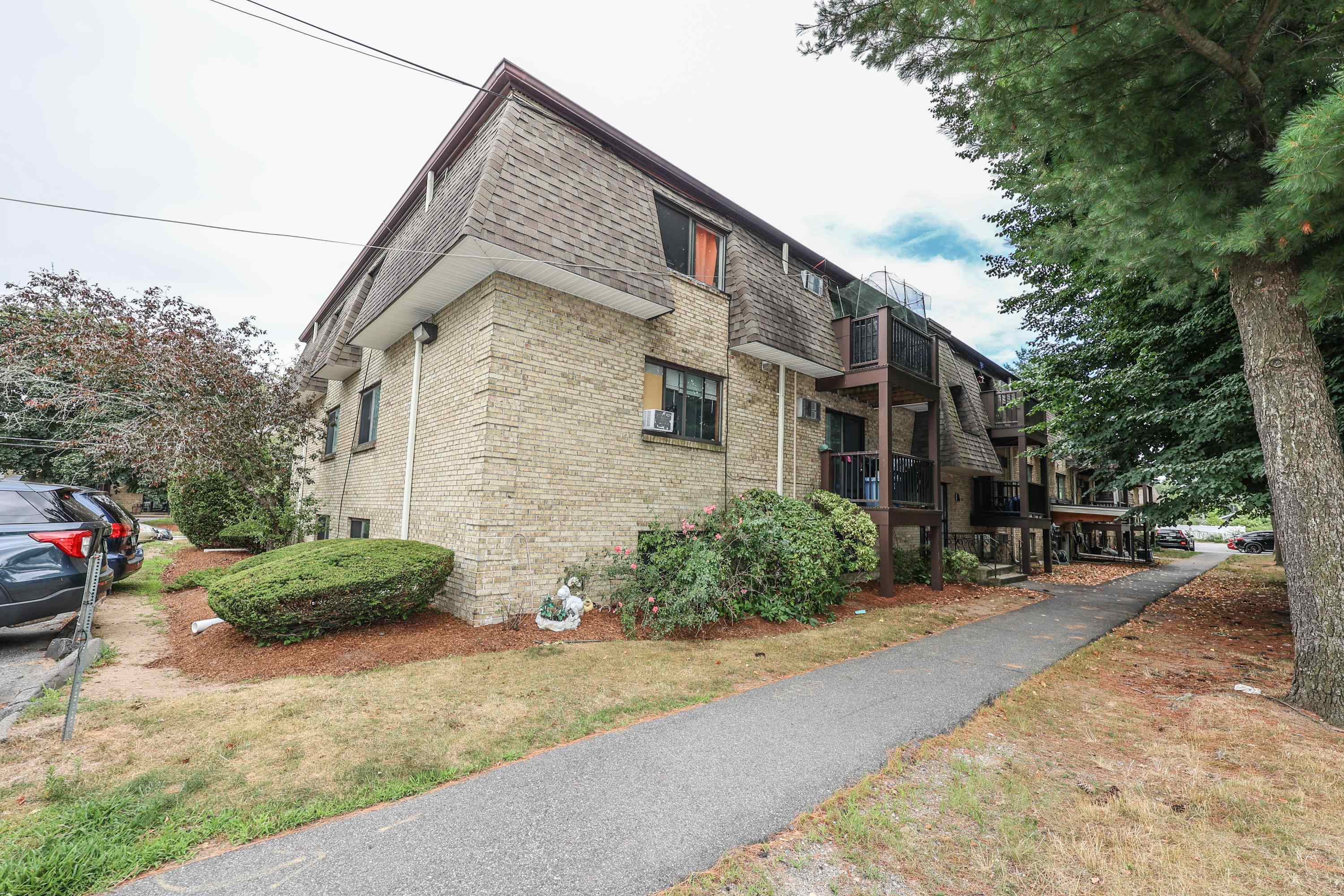 16 Tiffany Road, Unit 4 Salem, NH 03079 - Photo 2 of 22 Gallery Image 2