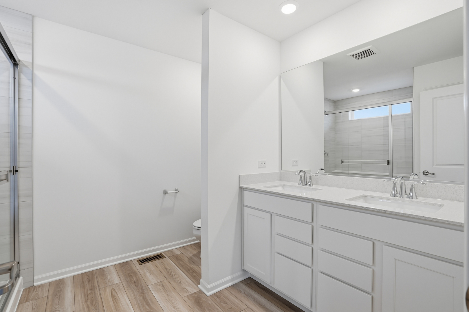 342 Danforth Drive Oswego, IL 60543 - Photo 11 of 21 a bathroom with a sink and a mirror