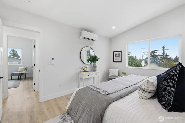 $799,950 | 1111 South Pearl Street, Seattle, WA 98108
