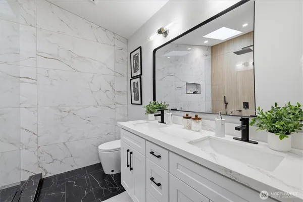 $799,950 | 1111 South Pearl Street, Seattle, WA 98108