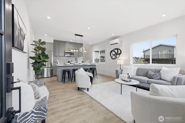 $799,950 | 1111 South Pearl Street, Seattle, WA 98108