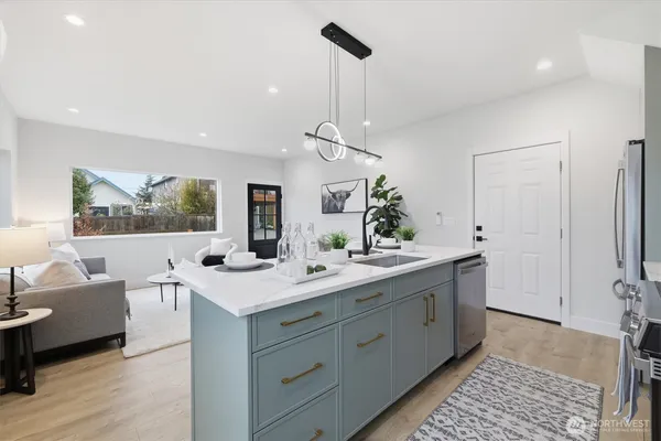$799,950 | 1111 South Pearl Street, Seattle, WA 98108